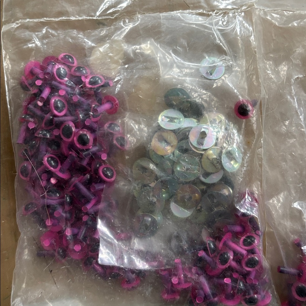 Craft Eyes and Grommets - assorted - Picture 10 of 11